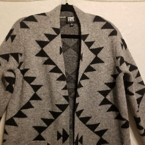 Frye Small Cardigan Sweater Gray Black Pockets Southwestern Aztec Western Ranch - Picture 3 of 9